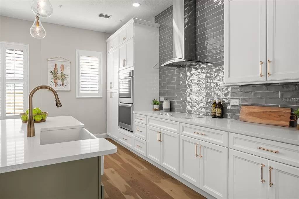 1 Stop Cabinets